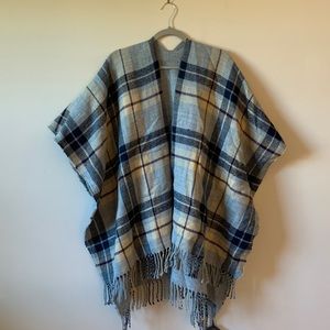 Blanket wrap plaid with fringe gray, cream, navy &burgundy